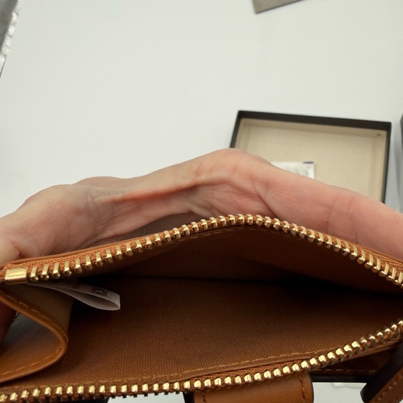 MCM Patricia Visetos Card Case in cognac. NWT. Full Inclusion - Picture 4 of 5